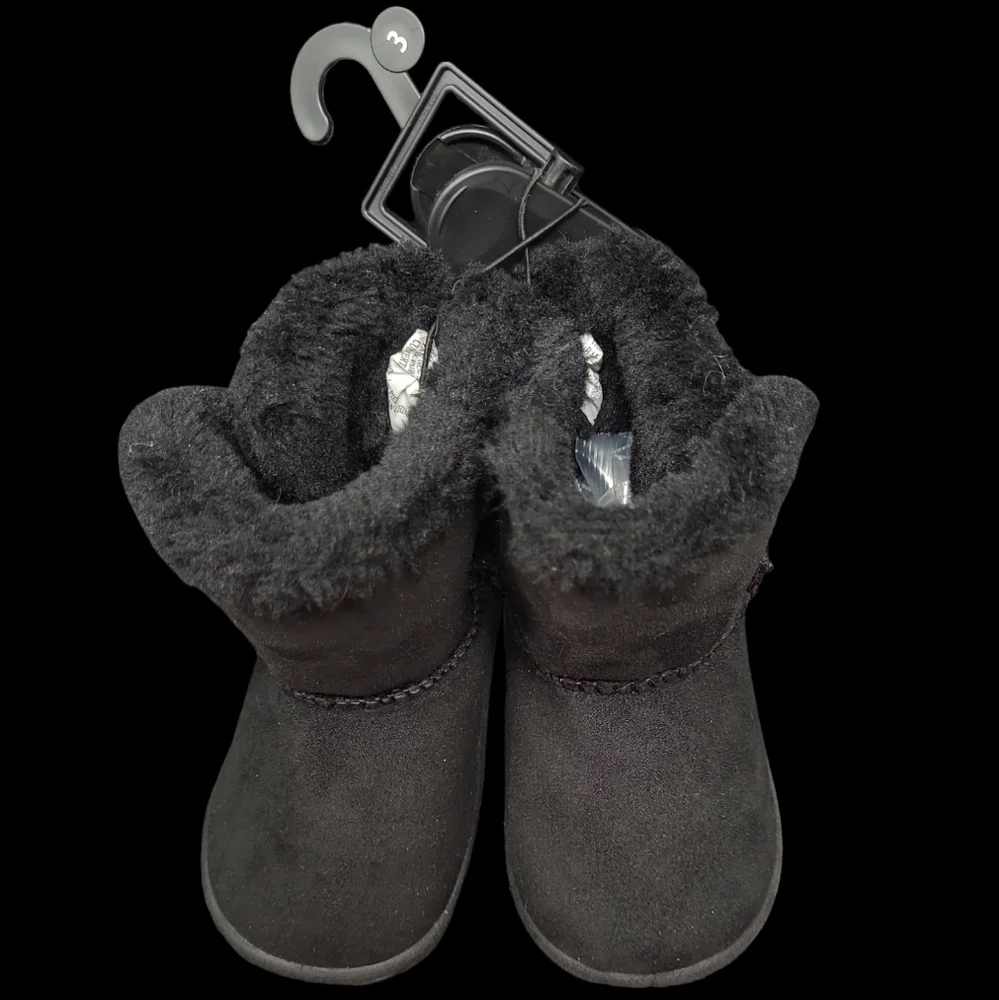 NEW - TODDLER GARANIMALS FAUX SUEDE,BLACK FURRY BOOTS WITH HEART BUCKLE …